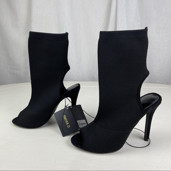 🚫SOLD🚫 NWT Black Peep Toe Stiletto Ankle High Heels Stretchy Sock Style - Picture 3 of 16